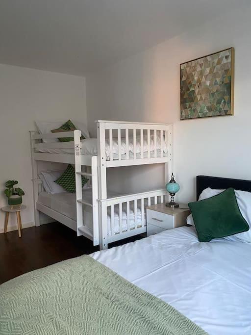 Brighton New Apartment Free Parking Sleeps 6 Экстерьер фото