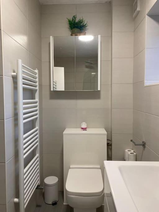 Brighton New Apartment Free Parking Sleeps 6 Экстерьер фото